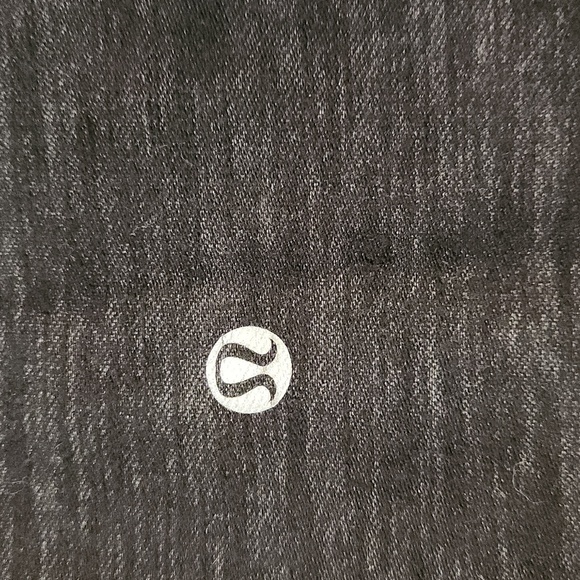 RARE Lululemon Women's Astro Pants.  Dark Charcoal Gray with Red Pink Zig Zag 2 - Picture 6 of 6